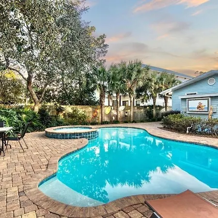 Zula Life Beach House: Spacious Beachside Retreat with Pool and Pet-Friendly Yard